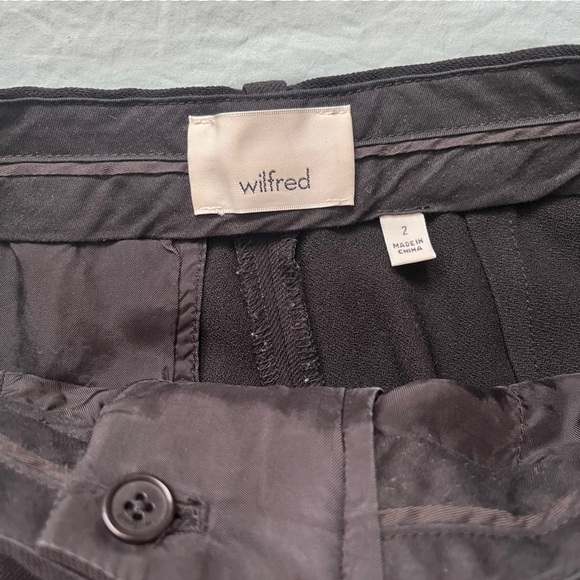 Wilfred Cropped Pleated Trousers in Black - Picture 6 of 12